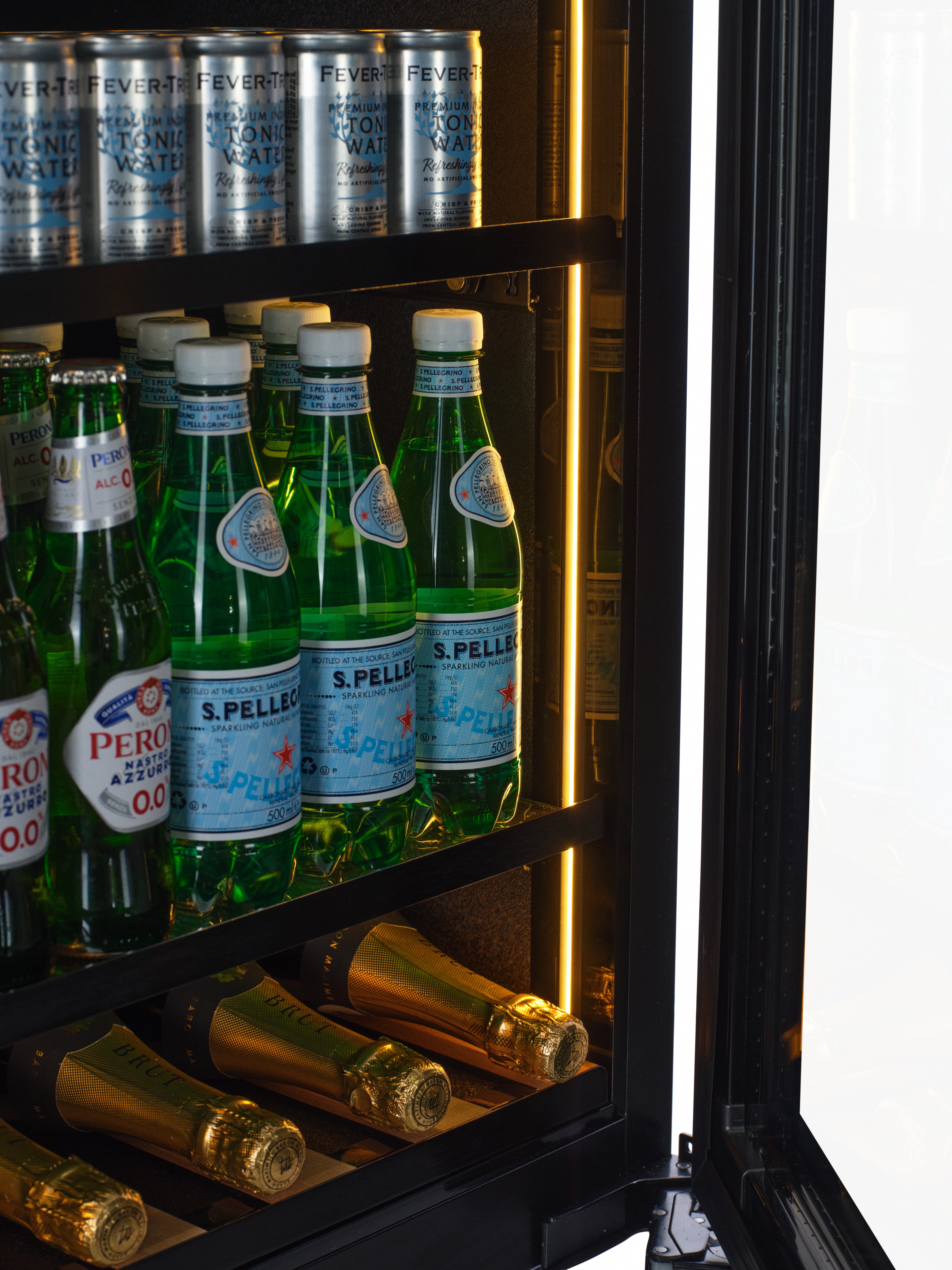 BV34PANEL-TO - Frigorífico para bebidas con panel de control - 118 l - Push2open